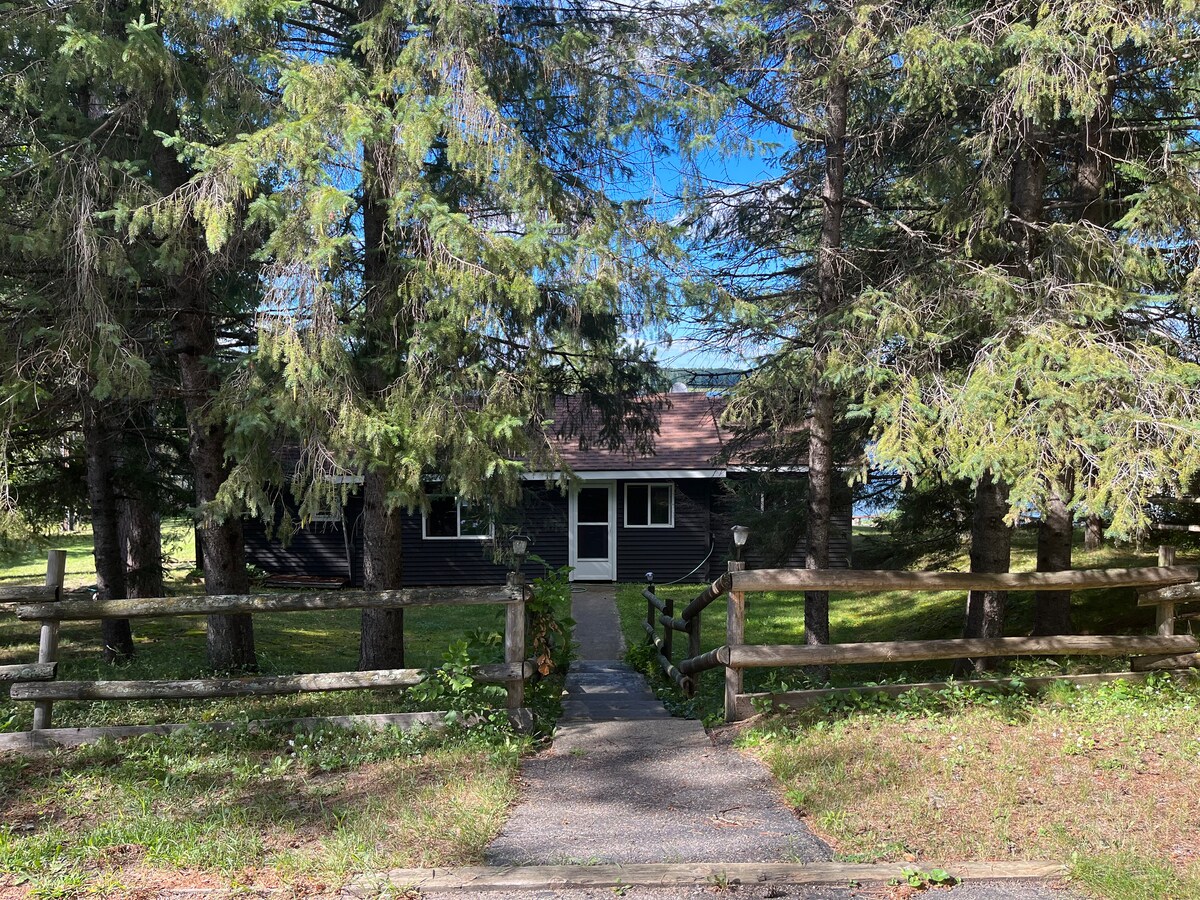 3 BR Cabin on Boulder Lake with Beautiful View Cabins for Rent in