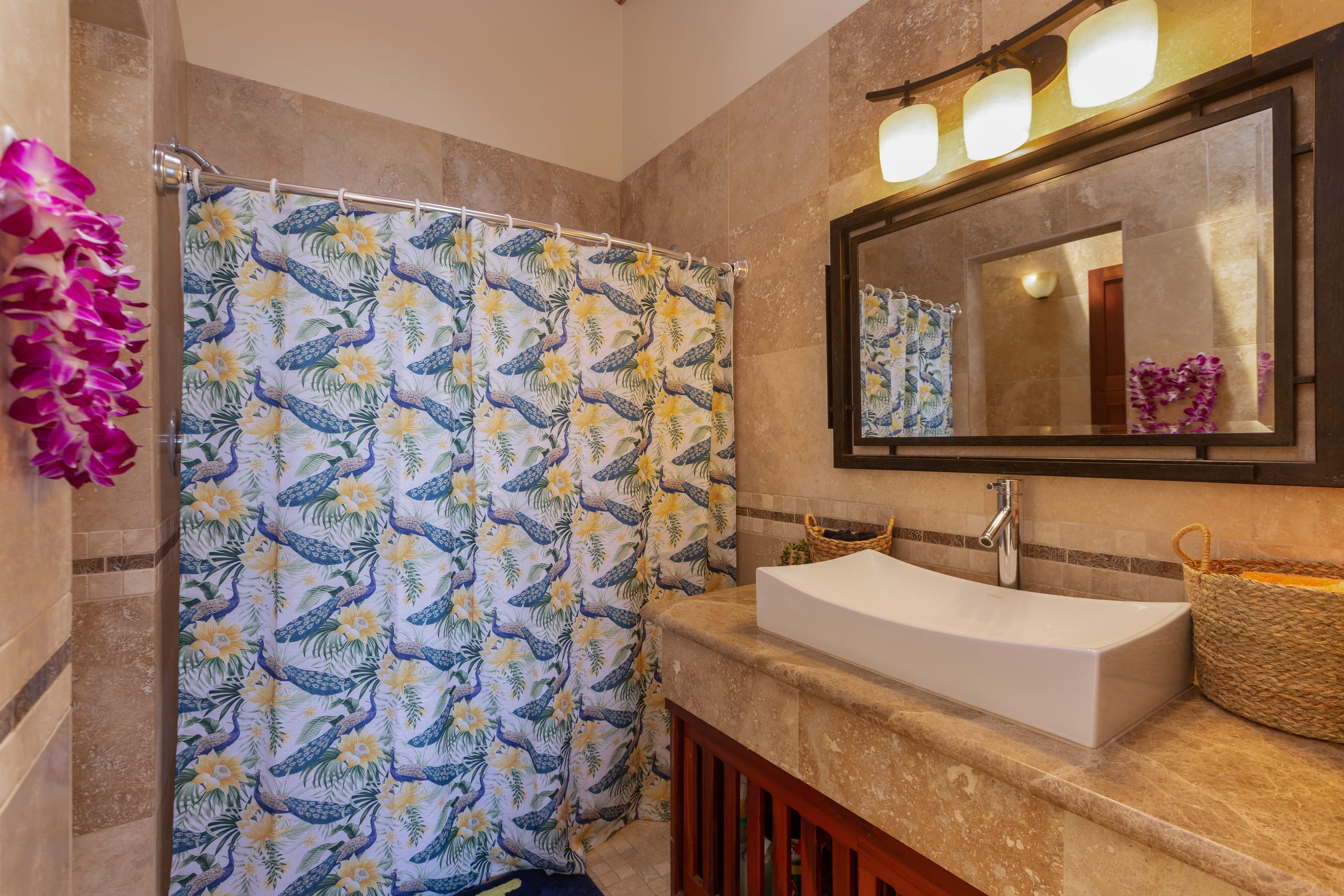 Oceanfront Retreat on Kalapaki Bay Kauai Sleeps 4 - Image 14