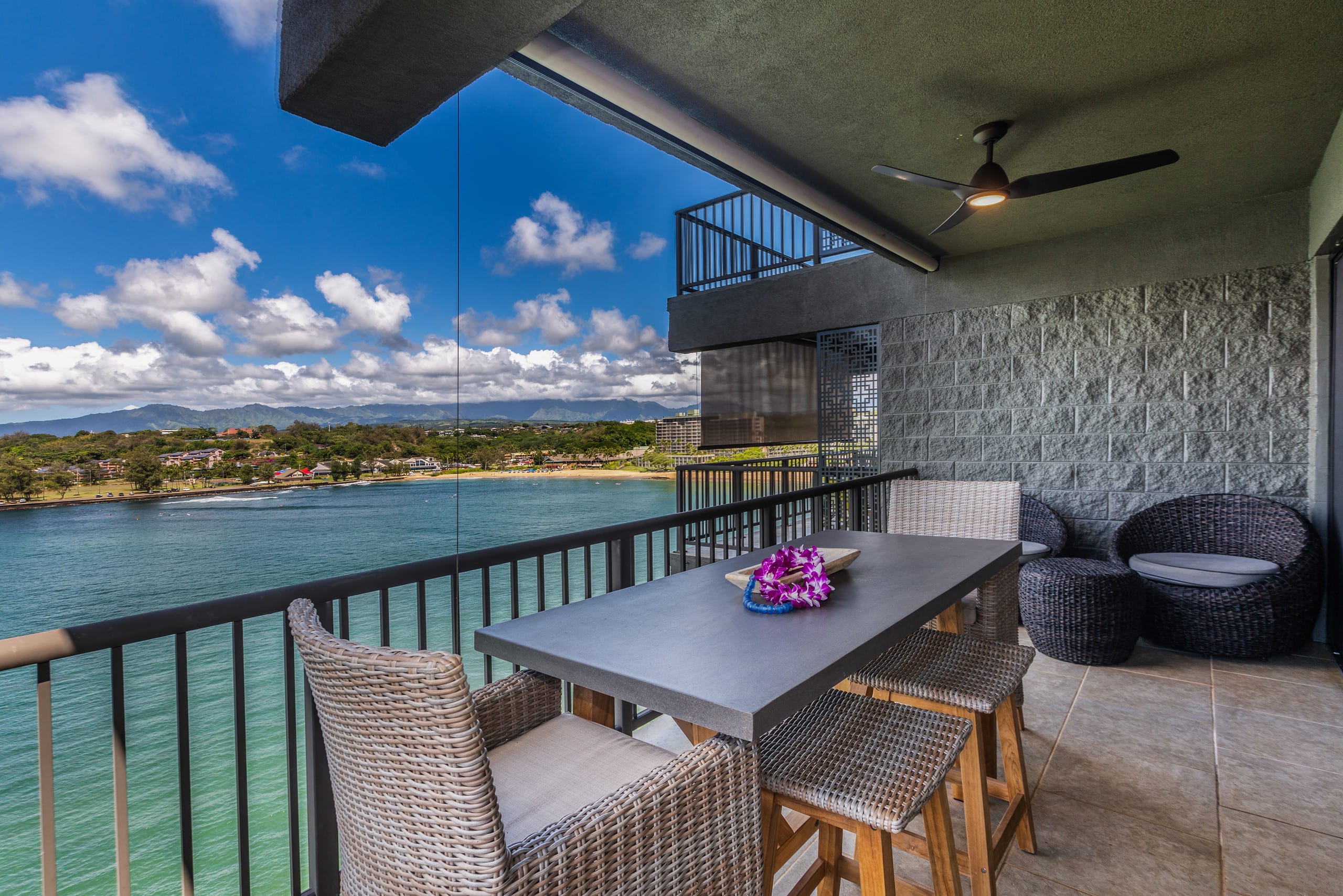 Oceanfront Retreat on Kalapaki Bay Kauai Sleeps 4 - Image 16