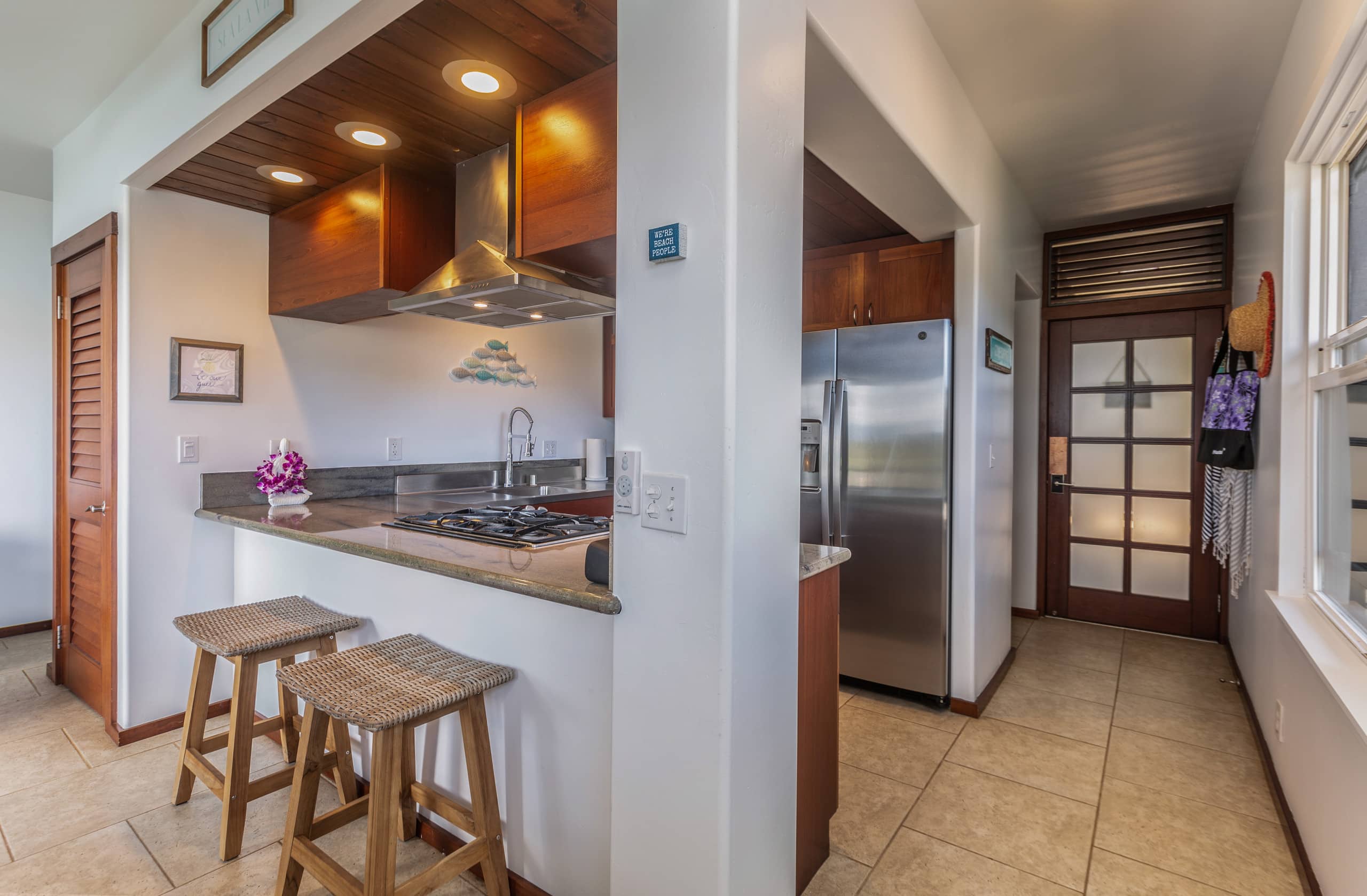 Oceanfront Retreat on Kalapaki Bay Kauai Sleeps 4 - Image 6