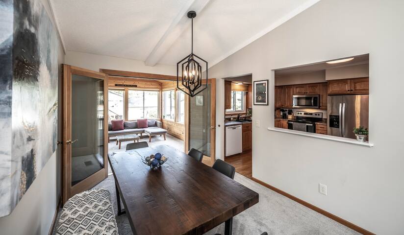 Paradise Pool, Sauna, Arcade, FirePit by Lux Life gallery image 3