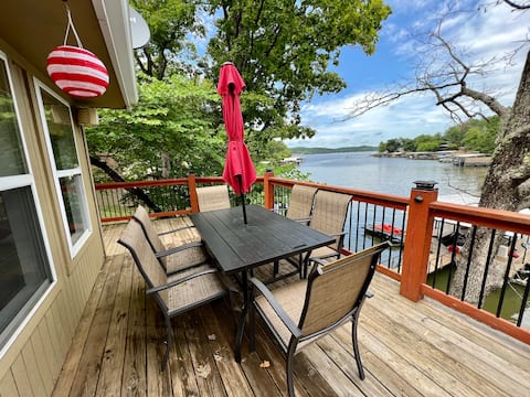 Relaxing Lake Front Home W/Private Dock