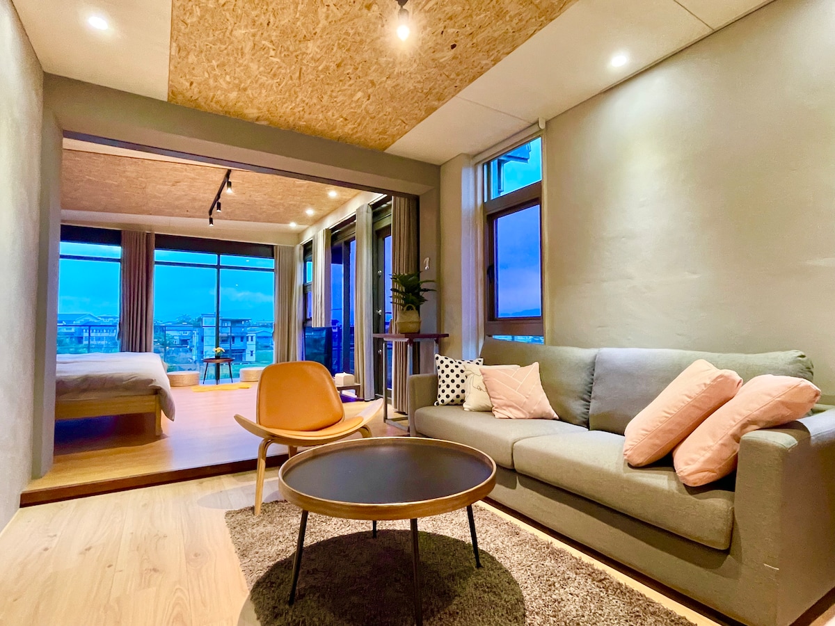 超大房間還有小客廳