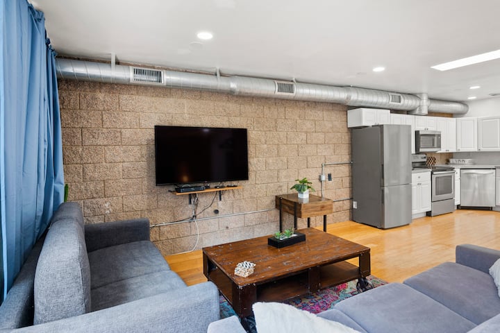 A Little Italy Walk | Stylish Loft In Downtown Sd - Coronado, CA