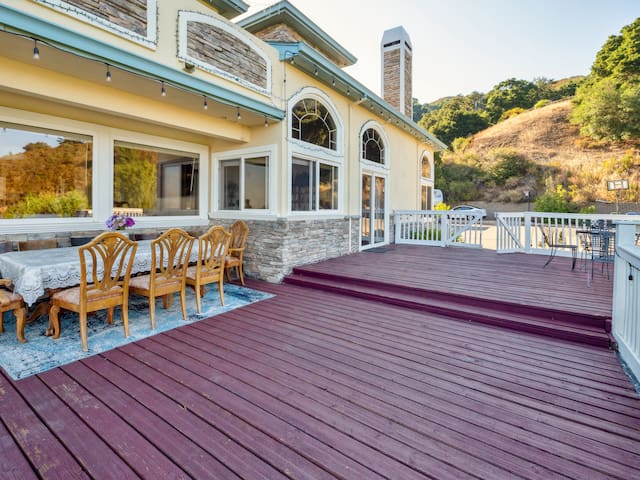 7 Bedrooms, Large,Private Villa with Gorgeous View gallery image 3