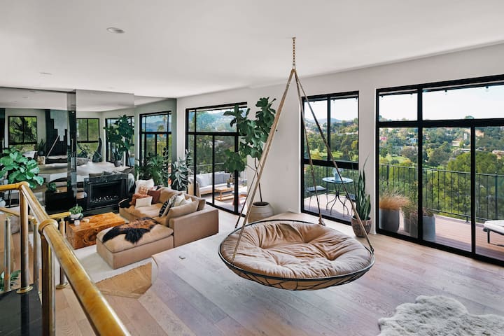 Skyview Chateau w/ Million Dollar Views! Sleeps 5