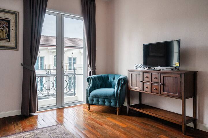 MIQ_home403/Asok BTS/Resort Pool/9pax/1000MbWifi gallery image 5