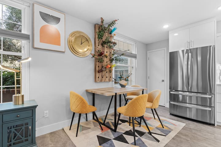 Luxe Modern Escape | Pool/H.Tub+Park+ walkable SD! gallery image 5