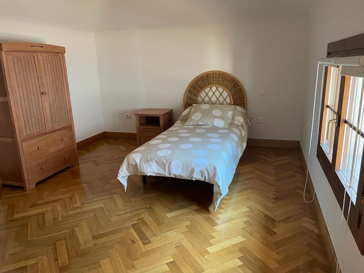 საძინებელი 4