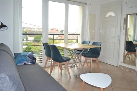 In the city center 400 m Close to Paris, Classified