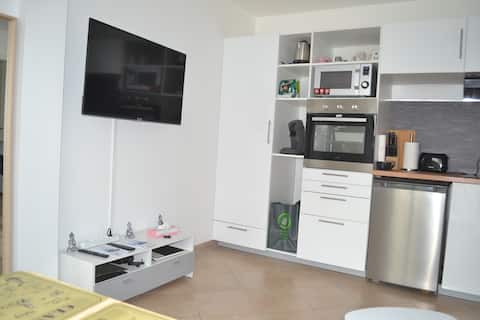 Annonce Airbnb populaire: In the city center, 400 m from the train station, near Paris, Rated à Sartrouville