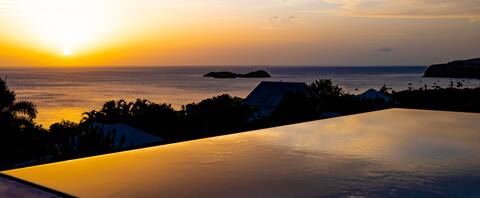 5* **** sea view villa with mirror pool