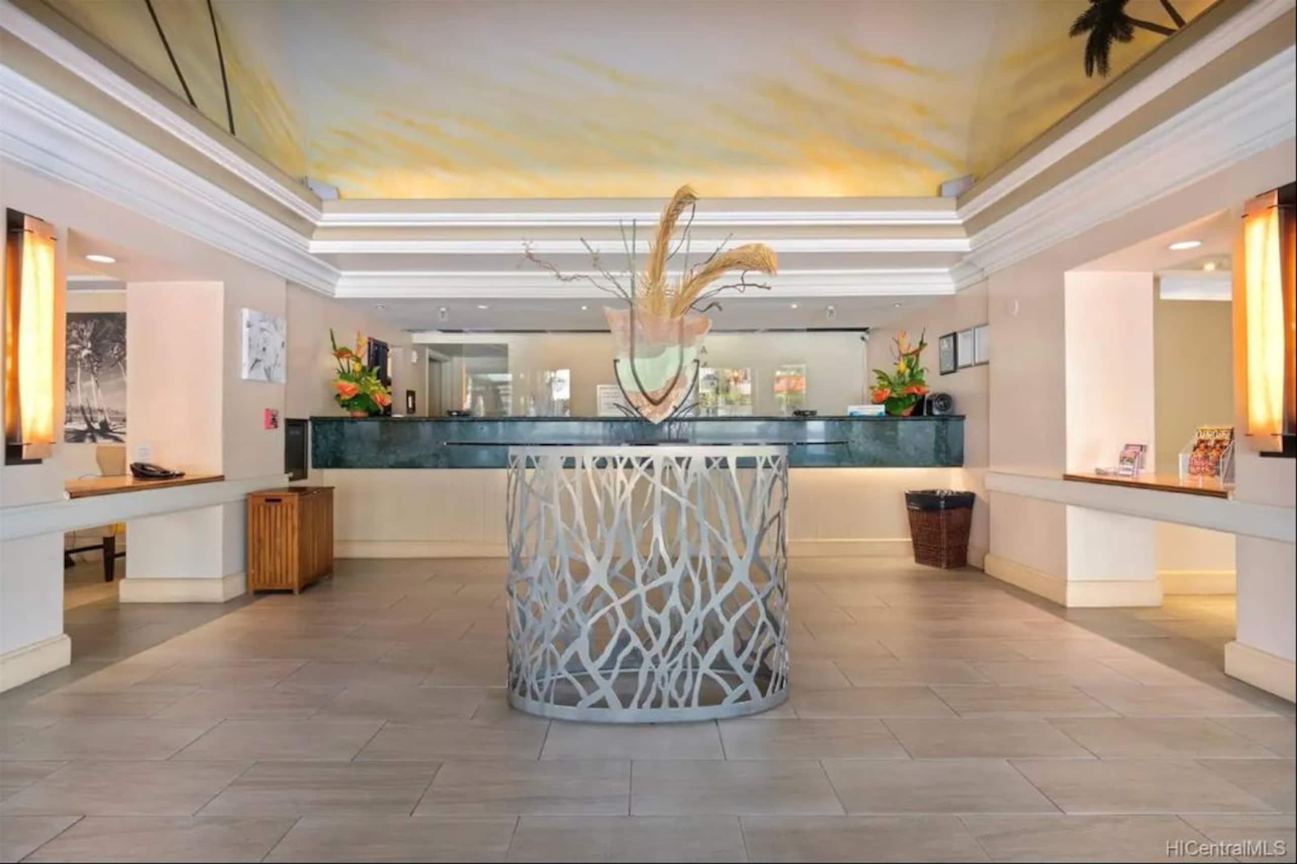 Condo in Honolulu · ★4.87 · Studio · 1 bed · 1 private bath - Image 16