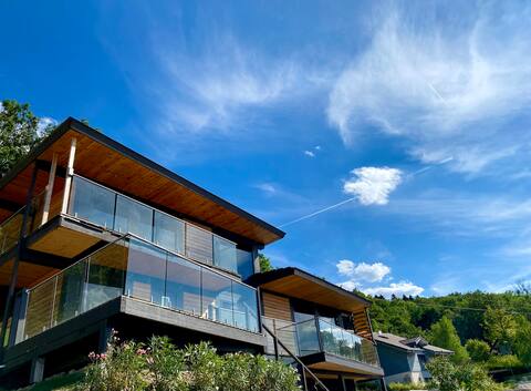 New residence with Lac Leman and hot tub