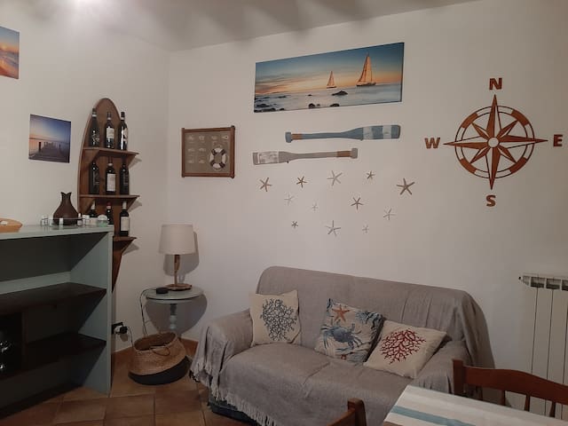 Entire home with 1 bedrooms in Imperia - Appartamento con giardino vicino al mare