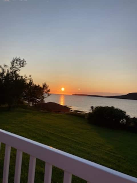 Peridot By The Shore