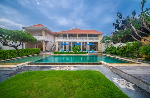 Tranquil Oceanfront Villa Near Sanur w/ Breakfast