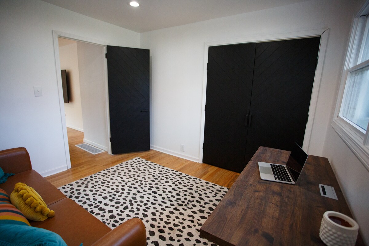 Modern 4 Bed Home On Golf Course Close To Campus +