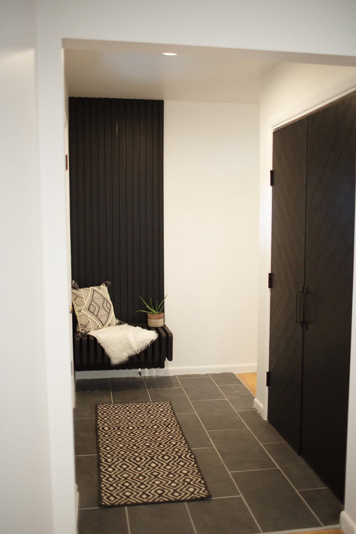 Modern 4 Bed Home On Golf Course Close To Campus +