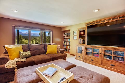 Successful Airbnb property: Colorado Cutie HOT TUB w/ views! 1 bdrm, slps 6 in Woodland Park