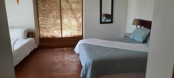 בקתה אלפינית 2A חדר שינה  קווין + מזגן יחיד