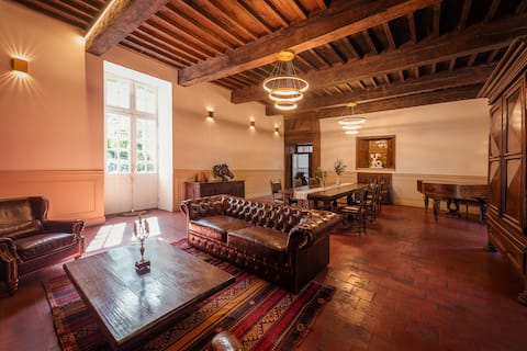 Castle, HOT TUB and pool: Viscount's Room
