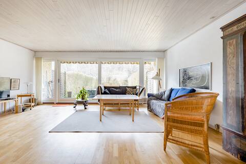 Large room in terraced house with spa