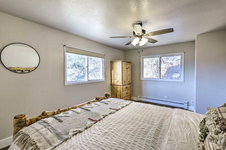 Spavaća soba na glavnom katu, 2 bračna kreveta (
