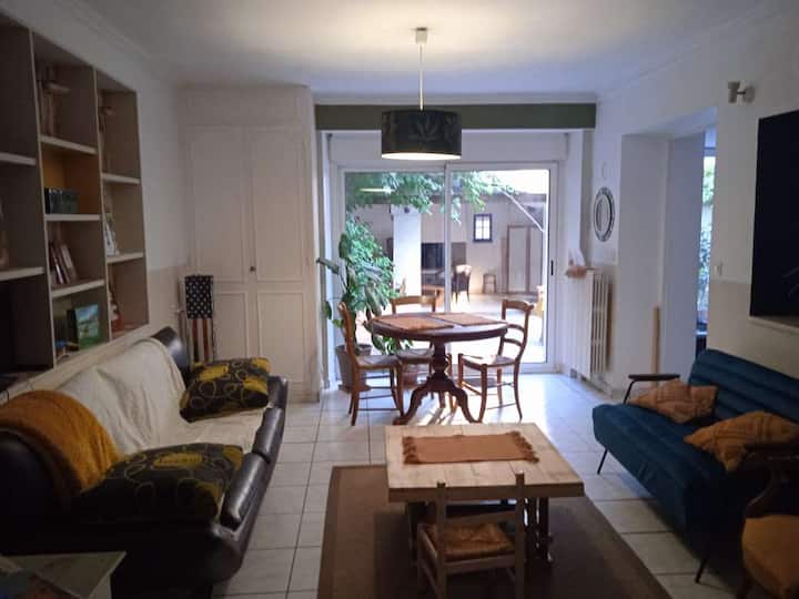 Ancienne Maison De Ville Atypique Dans Son Jus ! - Pays de la Loire