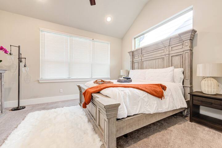 Houston Heights Galleria 3BR Luxury Smart Home !! - Airbnb