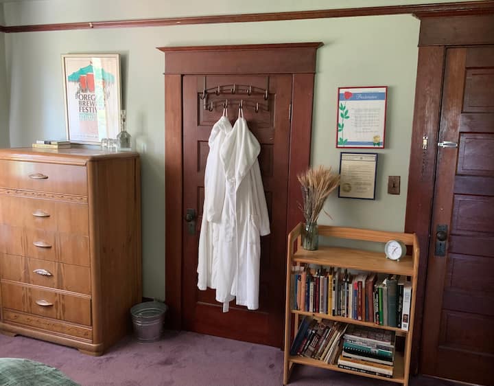 The PDX Crafty Beer Bedroom, with walk-in closet and beer library.