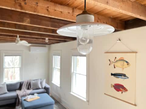 Top Airbnb: Lovely 2-bedroom apartment in a historic home in Long Island