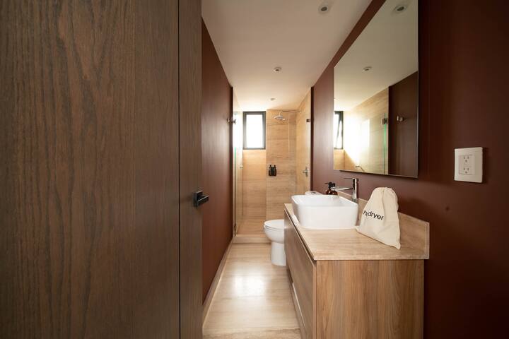 In the heart of Condesa 3-BR/BT with a park view gallery image 4