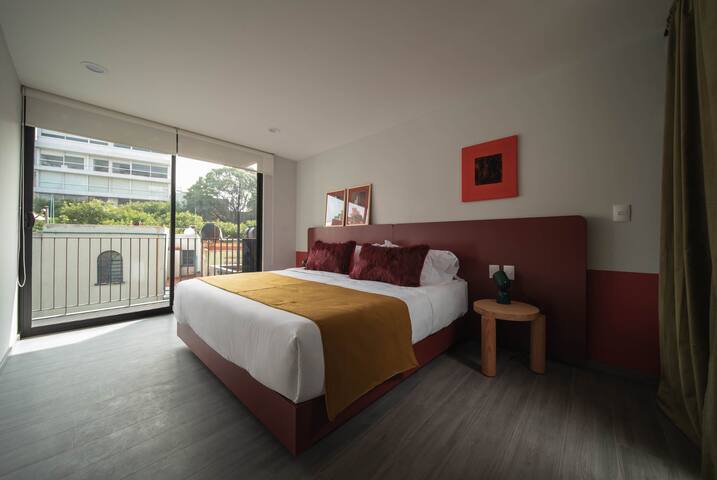 In the heart of Condesa 3-BR/BT with a park view gallery image 3