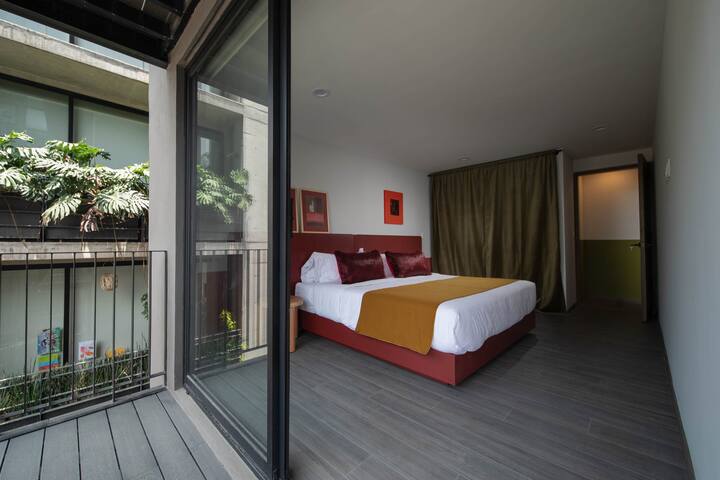 In the heart of Condesa 3-BR/BT with a park view gallery image 2