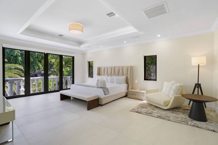 WATERFRONT MANSION gallery image 5