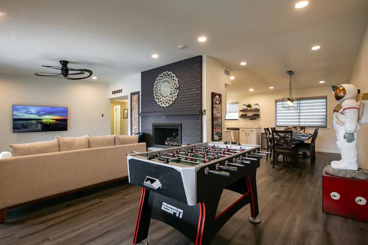 Uptown- Hottub- Putting- Gameroom- Firepit- Bbq - Albuquerque, NM