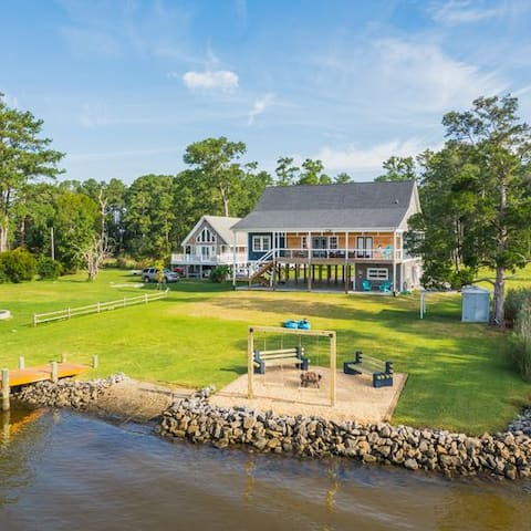 Waterfront private home w/ dock, boat lift & more!