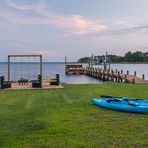 Waterfront home w/ dock, boat lift, kayaks & more Villas for Rent in