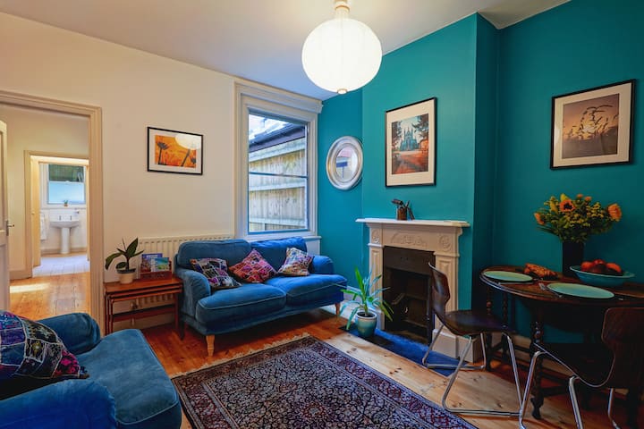 Cosy 1-bed Escape With Free Parking (At Hem) - Hampshire