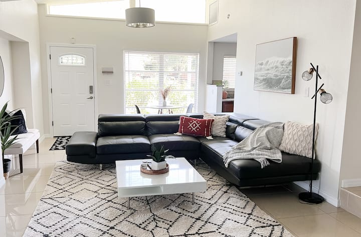 Bay Street /Pool House - Sarasota, FL