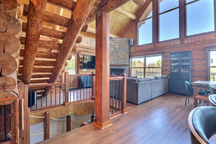 Chaleureux Chalet En Bois Rond - Coaticook