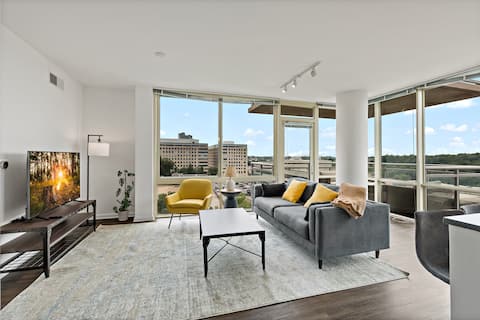 Unique Collection | Luxury | Balcony| Rooftop Pool