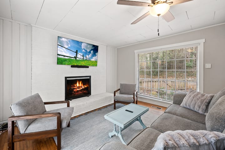 Cozy 2 Bedroom In The Heart Of Gold City - Dahlonega, GA