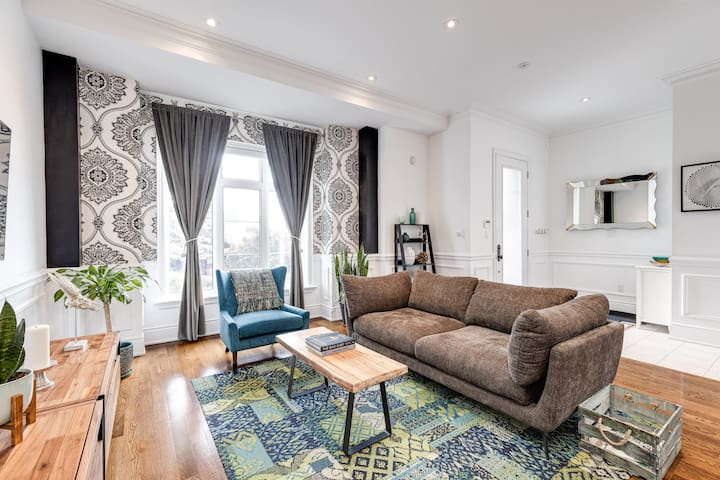 Stunning home w/ hot tub, workspaces, and parking!