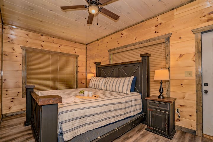 Master bedroom with king bed (located on ground floor)