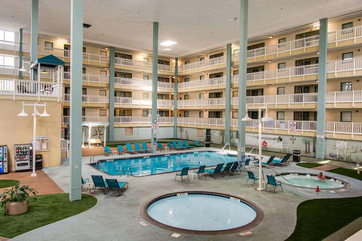 Beachside Condo: 2 Bedrooms, 2 Bathrooms - Hilton Head Island, SC