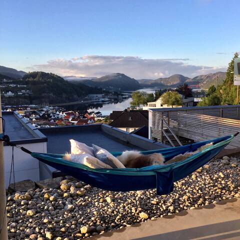 Large apartment with a wonderful view close to the city center