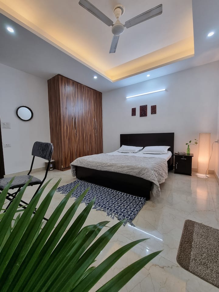 Terrace Flat with a view of Aravalli & Qutub Minar Apartments for