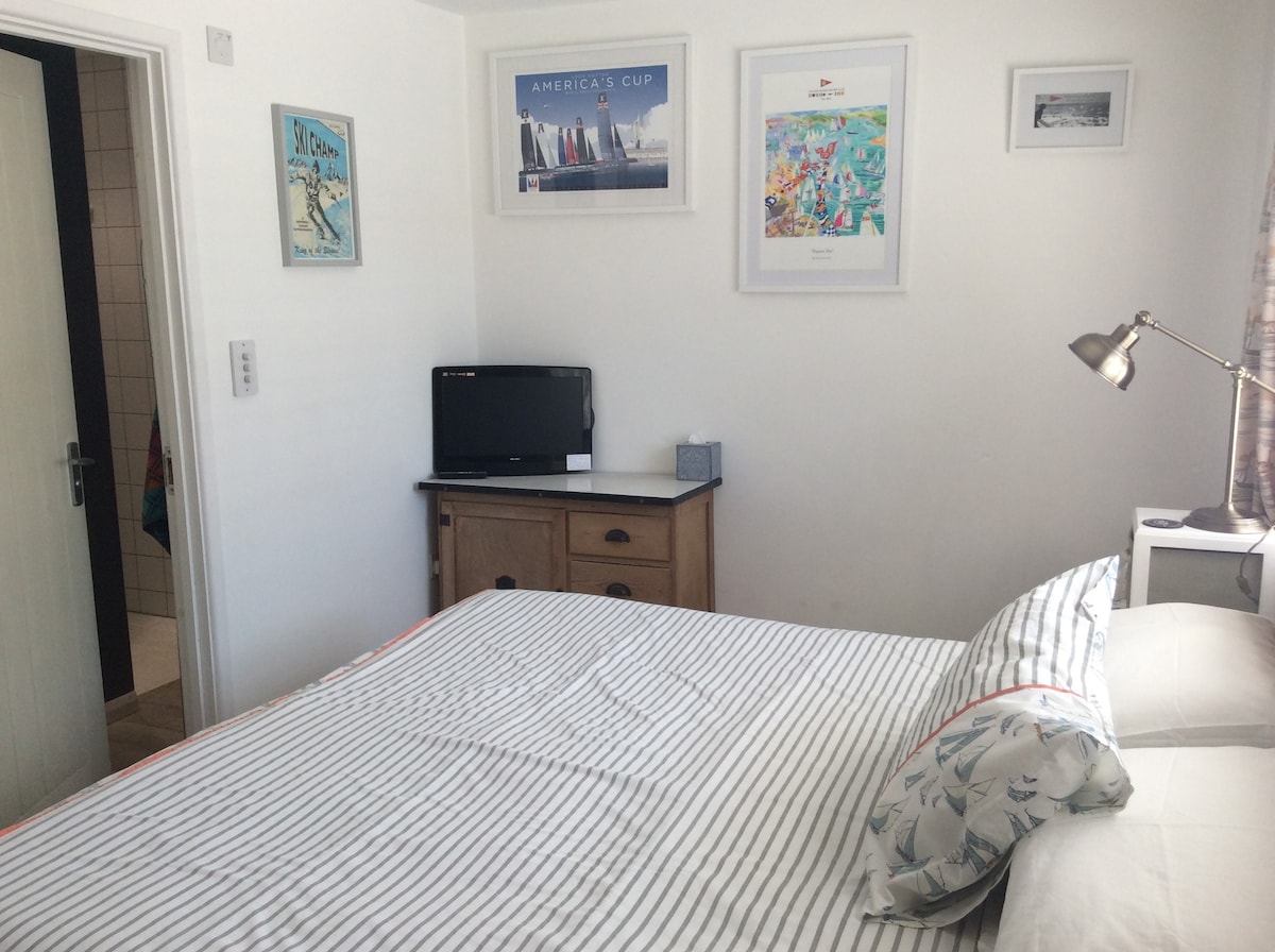 Chumba cha kulala cha mbele kilicho na vitanda bora au pacha